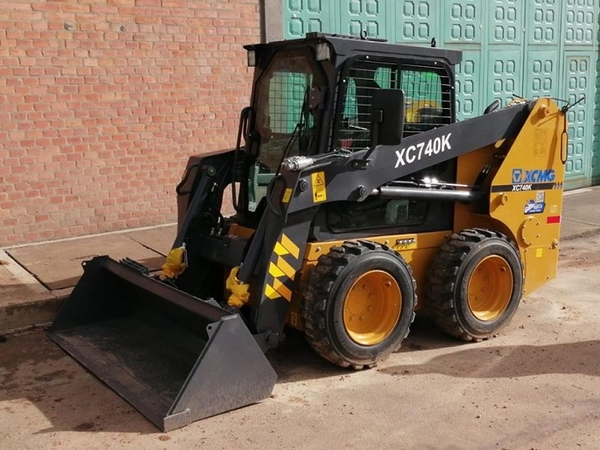 may-xuc-lat-xcmg-xc740k-0-4-m3-suc-nang-750-kg