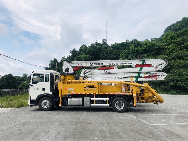 xe-bom-be-tong-xcmg-hb30k-4x