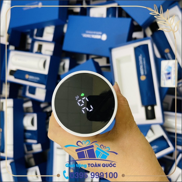 bình giữ nhiệt hiển thị nhiệt độ, bình giữ nhiệt in logo, bình nước giá dưới 100k, xưởng sản xuất bình nước hà nội và hồ chí minh, quà tặng bình nước, bình giữ nhiệt mầu trắng