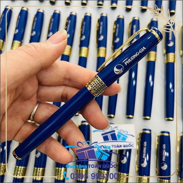 bút ký mầu xanh, bút ký khắc tên, bút ký in logo theo yêu cầu, bút ký quà tặng, bút ký doanh nhân, quà tặng 100k, quà tặng giáo viên, quà tặng sếp