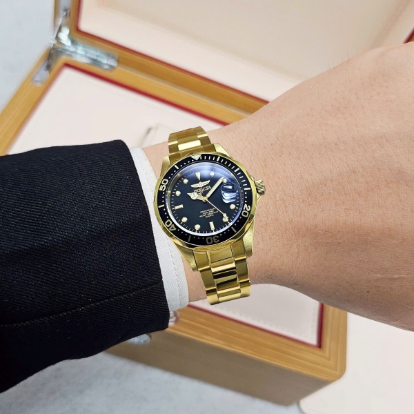 Nam Invicta Quartz Pro Diver 37.5mm 8936 