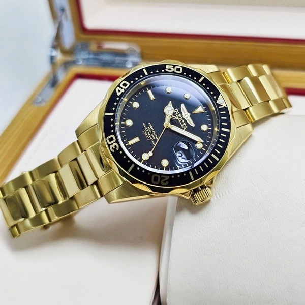 Nam Invicta Quartz Pro Diver 37.5mm 8936 