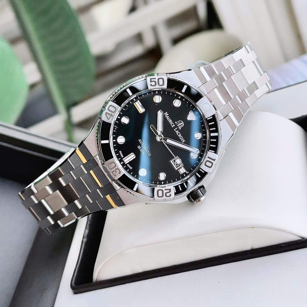 Maurice Lacroix Automatic Aikon Venturer GMT AI6158-SS002-330-1 ( AI6158SS0023301 )
