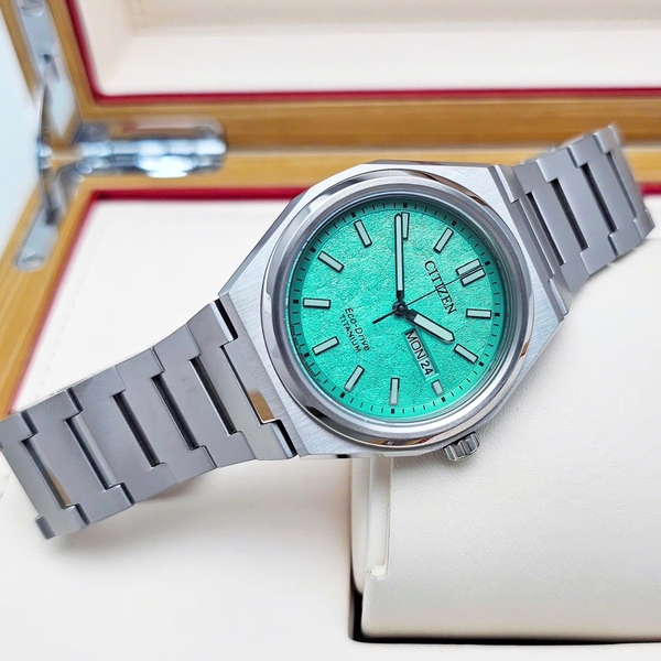  Citizen Quartz Eco-Drive Super Titanium AW0130-85M