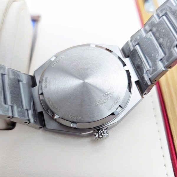  Citizen Quartz Eco-Drive Super Titanium AW0130-85M
