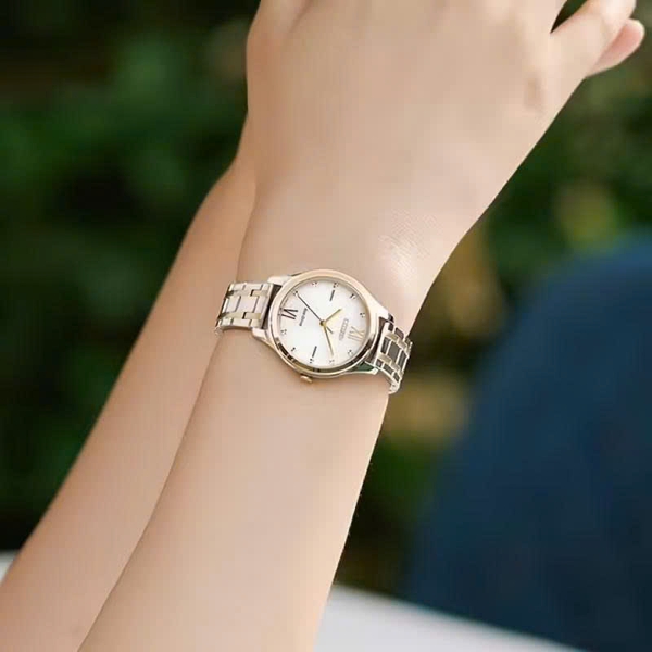  Citizen Quartz Eco-Drive EM0506-77A