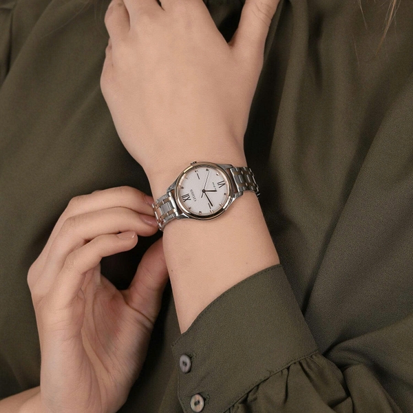  Citizen Quartz Eco-Drive EM0506-77A