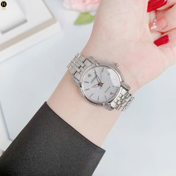 Đồng Hồ Nữ Citizen Quartz Eco-drive Jolie Diamond EM0690-50D