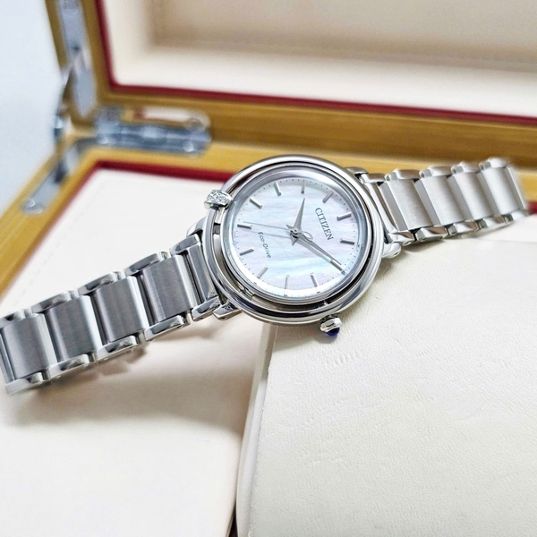 Citizen L Quartz Eco-Drive EM1090-60D