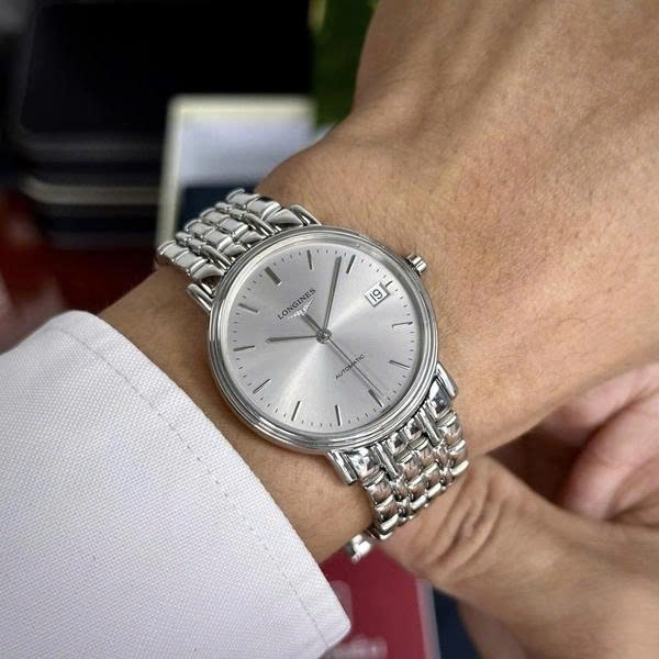  Longines Automatic Presence L4.821.4.72.6 (  L48214726 )
