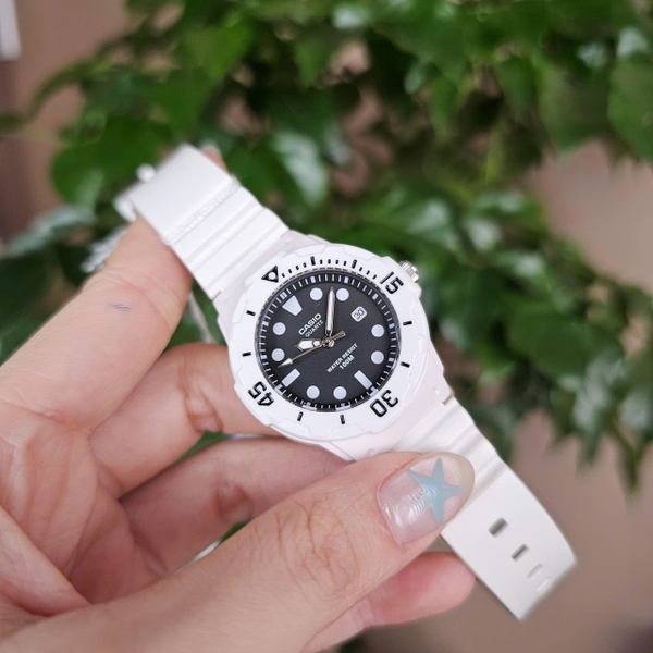 Casio Quartz LRW-200H-1EVDF 