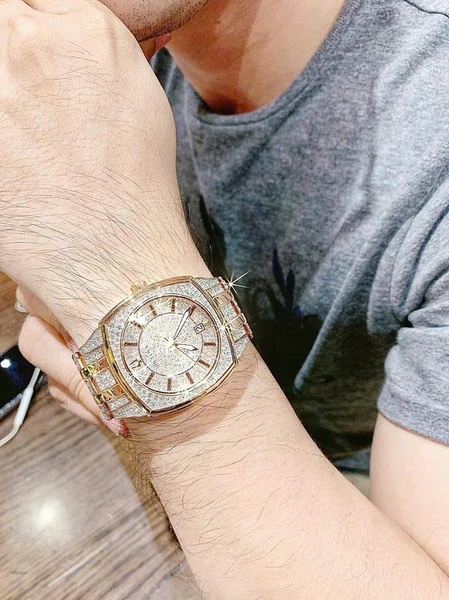  Bulova Quartz Phantom 98B324