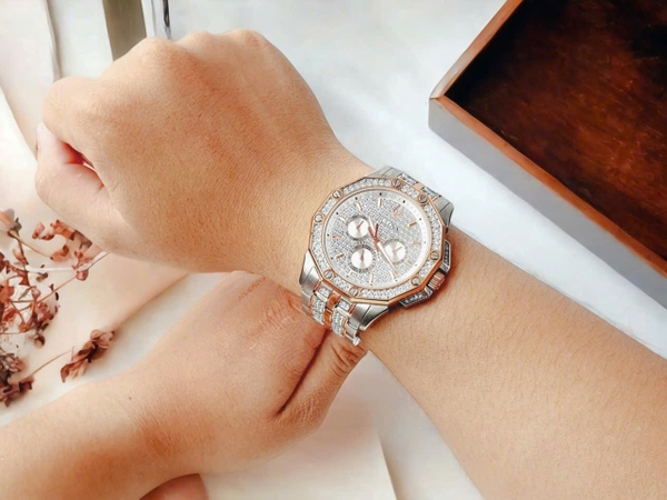 Bulova Quartz Phantom Chronograph 98C133