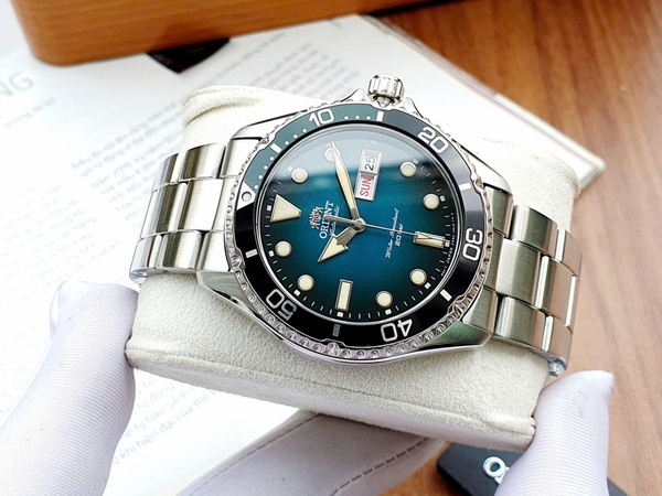 Orient Automatic Mako 4 Kamasu Green RN-AA0811E ( RA-AA0811E19B )
