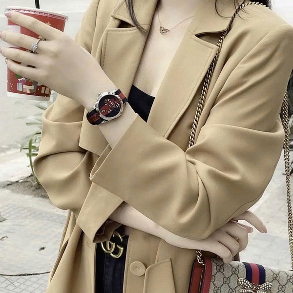  Unisex Gucci Quartz YA126493
