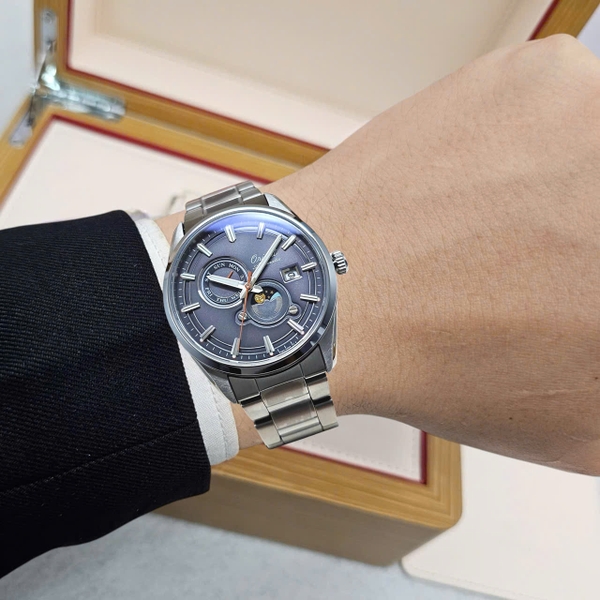  Orient Automatic Stretto 75 Anniversary Limited Edition RA-AK0311N ( RA-AK0311N30B ) ( RA-AK0311N10B ) Limited edition of 2,500
