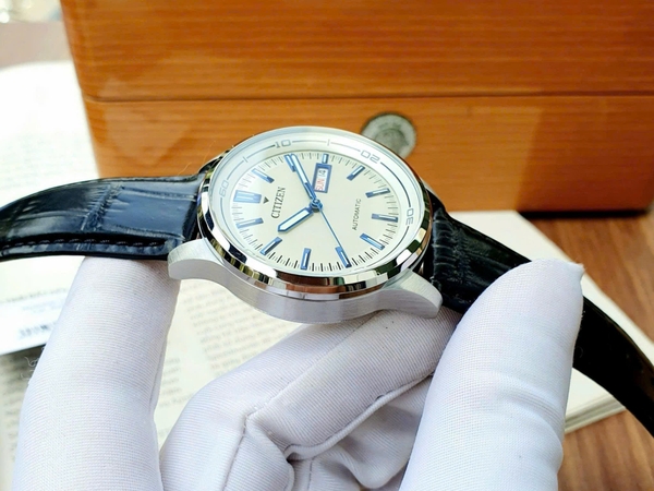  Citizen Automatic NH8400-10A