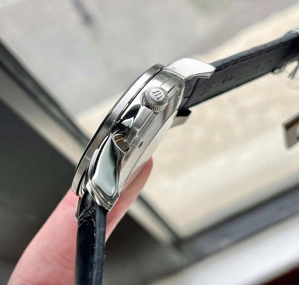 Maurice Lacroix Automatic Aikon Venturer GMT PT6208-SS001-130-1 ( PT6208SS0011301 )