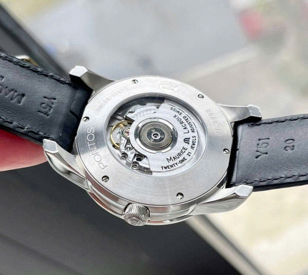 Maurice Lacroix Automatic Aikon Venturer GMT PT6208-SS001-130-1 ( PT6208SS0011301 )