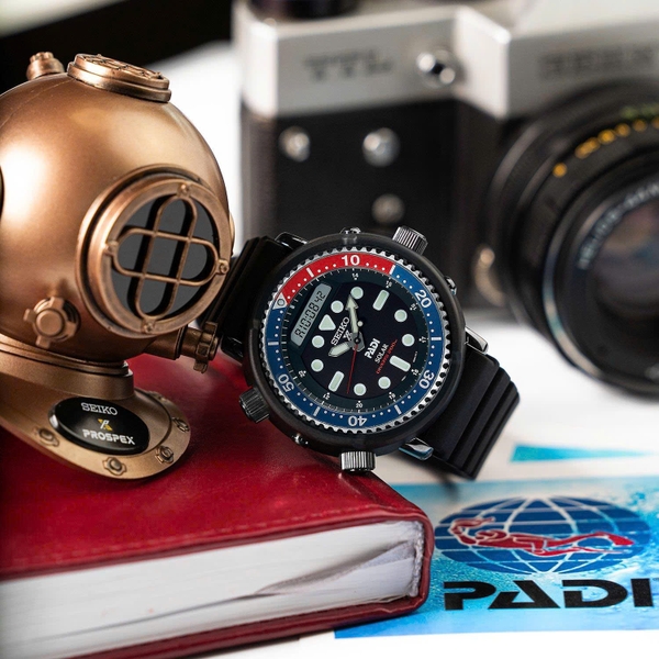  Seiko Quartz Solar Prospex Arnie Re-Issue PADI Edition SNJ027P1