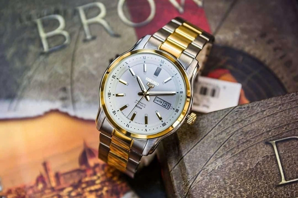  Seiko 5 Automatic SNKP14K1