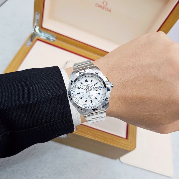 Seiko 5 Automatic Sports SNZJ03J1