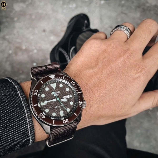 Đồng Hồ Nam Seiko 5 Automatic Sport SRPD85K1