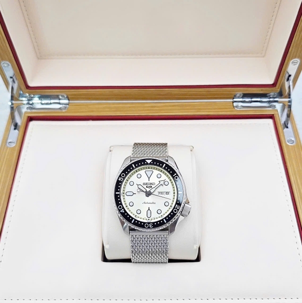 Seiko 5 Automatic Sports Diver SRPE75K1