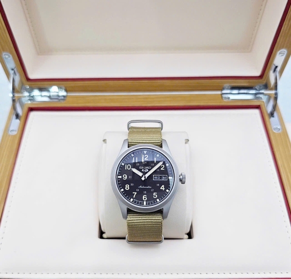 Seiko 5 Automatic Sports Field SRPG35J1