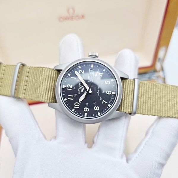 Seiko 5 Automatic Sports Field SRPG35J1