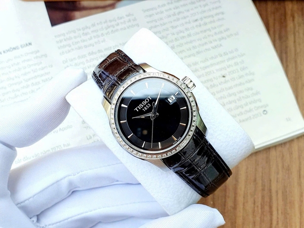 Tissot Quartz Couturier T035.210.66.051.00 ( T0352106605100 )