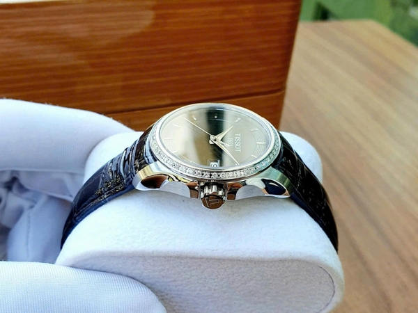Tissot Quartz Couturier T035.210.66.051.00 ( T0352106605100 )