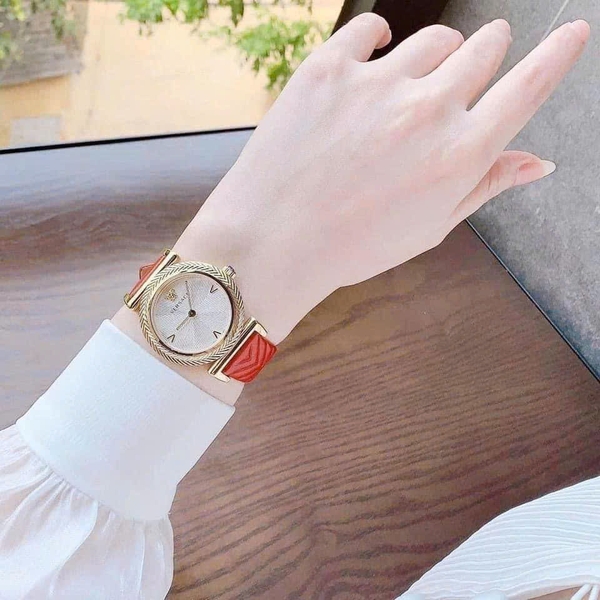 Versace Quartz Versace V-Motif Red VERE01820