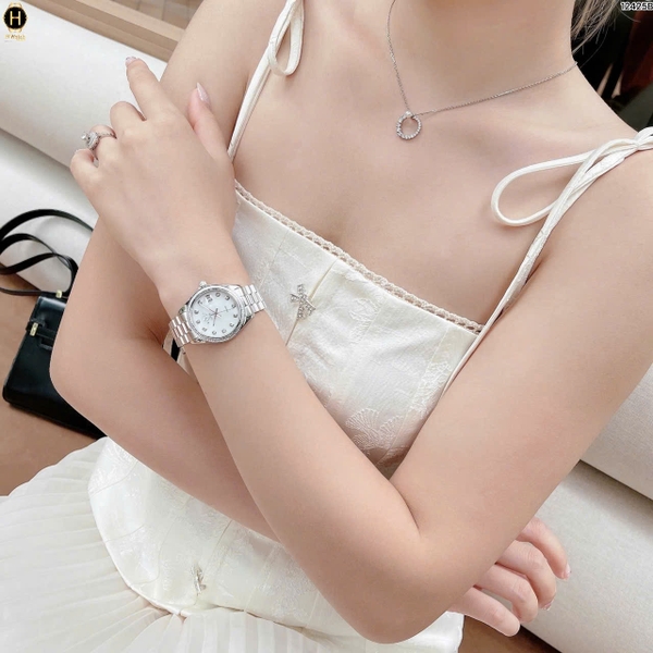 Đồng Hồ Nữ Gv2 By Gevril Quartz Turin Diamond 12425B
