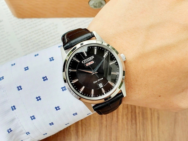 Đồng Hồ Nam Citizen Quartz Eco-Drive AW0100-27E