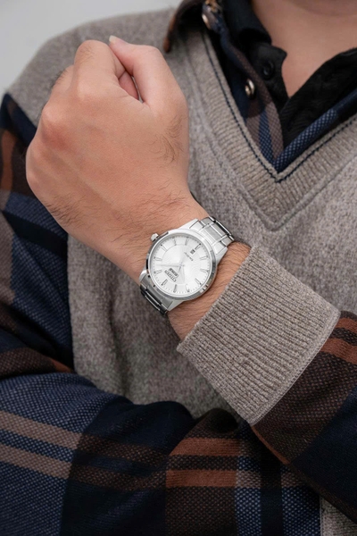 Đồng Hồ Nam Citizen Quartz Eco-Drive AW0100-86B