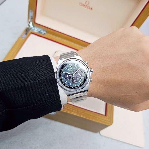 Đồng Hồ Nam Citizen Quartz Eco-Drive Super Titanium Chronograph CA4610-85X