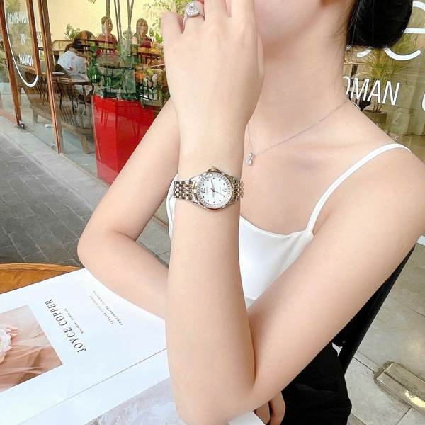 Đồng Hồ Nữ Citizen Quartz Eco -Drive Versaille Signature EM0374-50A