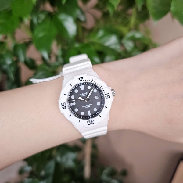 Đồng hồ Nữ Casio Quartz LRW-200H-1EVDF 