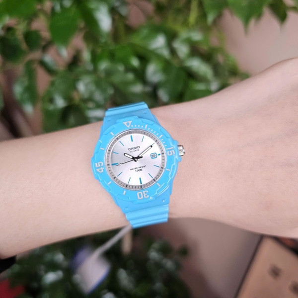 Đồng Hồ Nữ Casio Quartz LRW-200H-2E3VDF 