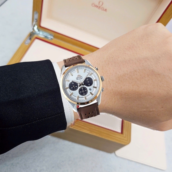 Đồng Hồ Nam Orient Quartz Solar Contemporary Chronograph RA-TX0306S10B
