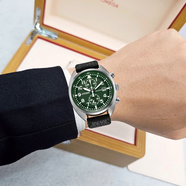 Đồng Hồ Nam Citizen Quartz Eco-Drive CA7041-07X
