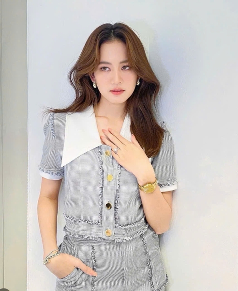 Đồng Hồ Nữ Gucci Quartz Grip YA157403