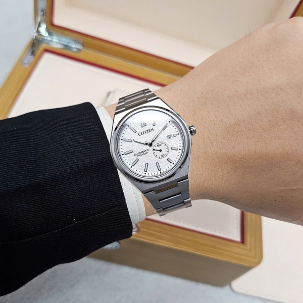 Đồng Hồ Nam Citizen Automatic Zenshin Mechanical Super Titanium NJ0180-80A