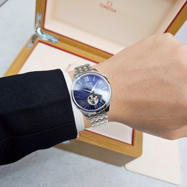 Đồng Hồ Nam Citizen Automatic Open Heart NH9130-84L