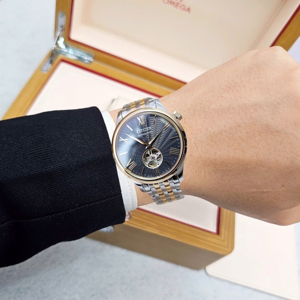 Đồng Hồ Nam Citizen Automatic Mechanical Open Heart NH9136-88H