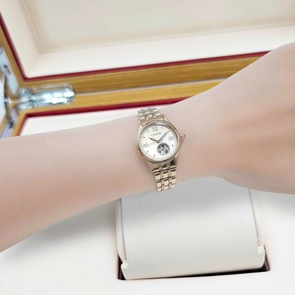 Đồng Hồ Nữ Citizen Automatic 28.5mm Open Heart PR1043-80P