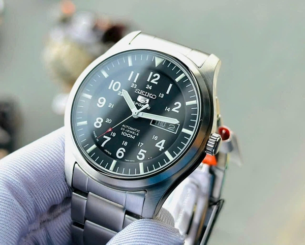 Đồng Hồ Nam Seiko 5 Automatic SNZG13J1 Sport Dây Thép Mặt Đen
