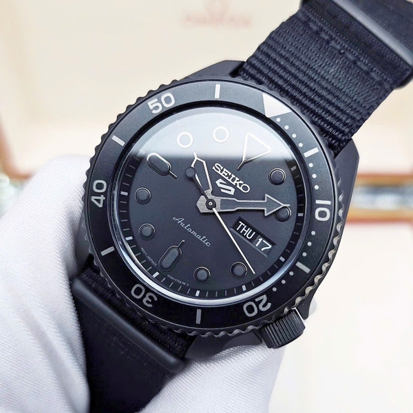  Seiko 5 Automatic Sport SRPD79K1