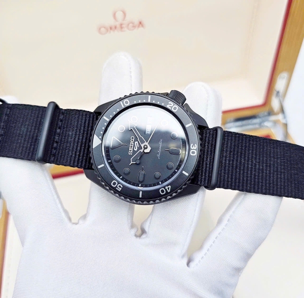  Seiko 5 Automatic Sport SRPD79K1
